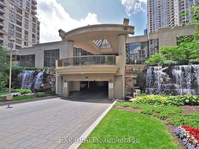 2530 - 3888 Duke Of York Blvd S, Condo with 2 bedrooms, 2 bathrooms and 1 parking in Mississauga ON | Image 1