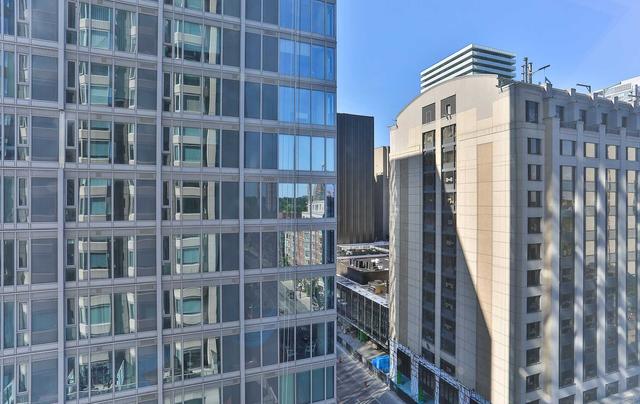 1013 - 155 Yorkville Ave, Condo with 0 bedrooms, 1 bathrooms and 0 parking in Toronto ON | Image 8