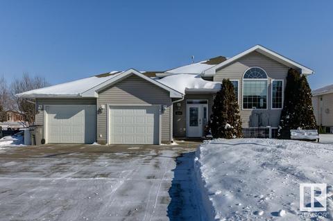 5120 56 Av, House detached with 4 bedrooms, 3 bathrooms and null parking in Mundare AB | Card Image