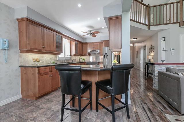 663 Sandcherry Dr, House detached with 3 bedrooms, 3 bathrooms and 4 parking in Burlington ON | Image 16