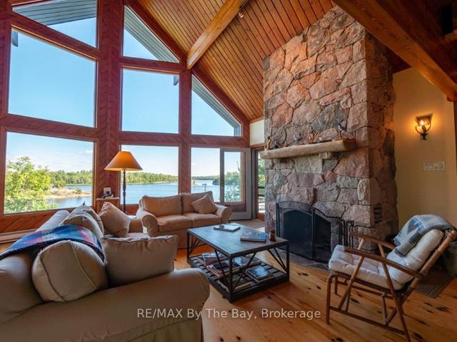 23212 Georgian Bay Shore, House detached with 3 bedrooms, 2 bathrooms and 0 parking in Georgian Bay ON | Image 11