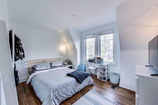 358 Brock Ave, House semidetached with 4 bedrooms, 2 bathrooms and 2 parking in Toronto ON | Image 3