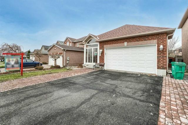 5796 Whitehorn Ave, House detached with 2 bedrooms, 2 bathrooms and 6 parking in Mississauga ON | Card Image