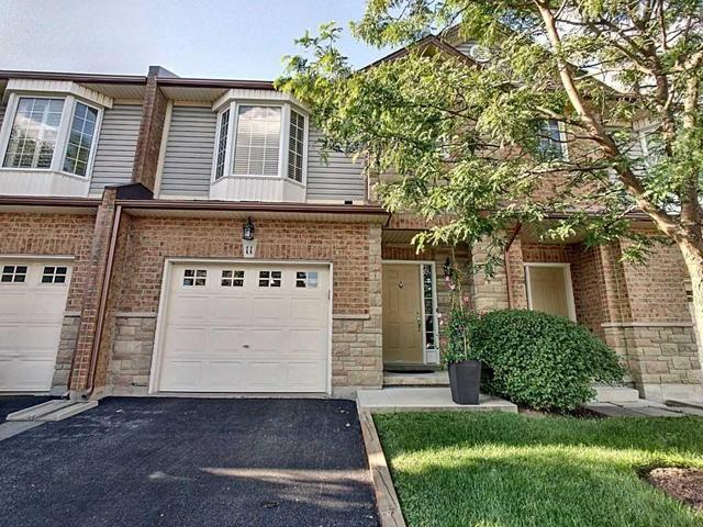 11 - 60 Cloverleaf Dr, Townhouse with 3 bedrooms, 3 bathrooms and 1 parking in Hamilton ON | Image 1