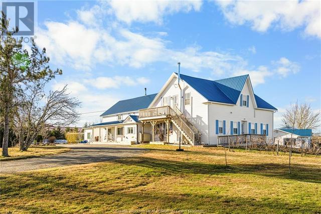 5668 Route 15, House other with 4 bedrooms, 3 bathrooms and null parking in Beaubassin East NB | Image 2