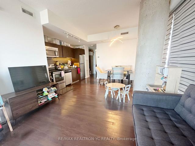 2607 - 390 Cherry St, Condo with 2 bedrooms, 2 bathrooms and 1 parking in Toronto ON | Image 2