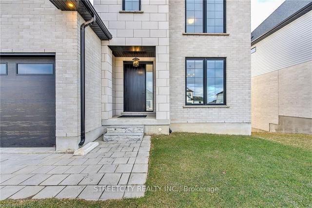 1871 Fountain Grass Dr, House detached with 4 bedrooms, 4 bathrooms and 6 parking in London ON | Image 12