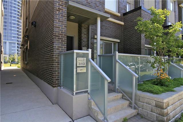 th31 - 310 Village Green Sq, Townhouse with 4 bedrooms, 3 bathrooms and 3 parking in Toronto ON | Image 2