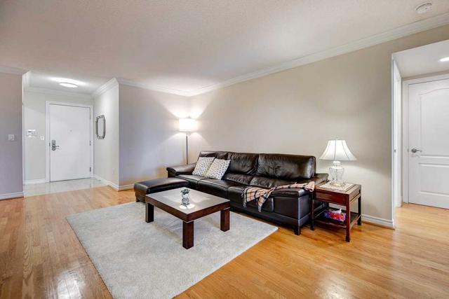 2317 - 18 Sommerset Way, Condo with 2 bedrooms, 2 bathrooms and 1 parking in Toronto ON | Image 32