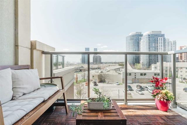 510 - 1 Michael Power Pl, Condo with 2 bedrooms, 2 bathrooms and 1 parking in Toronto ON | Image 9