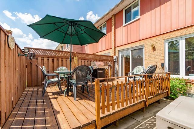 32 Carisbrooke Crt, Townhouse with 3 bedrooms, 2 bathrooms and 2 parking in Brampton ON | Image 30