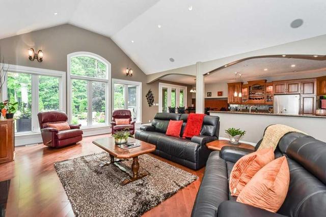 101 Dirksen Crt, House detached with 3 bedrooms, 3 bathrooms and 6 parking in Kitchener ON | Image 6