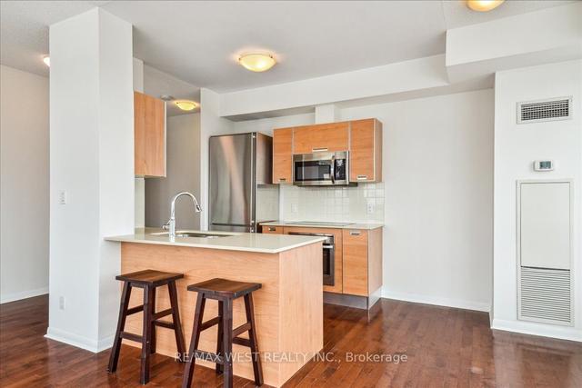 1004 - 3391 Bloor St W, Condo with 2 bedrooms, 2 bathrooms and 1 parking in Toronto ON | Image 8