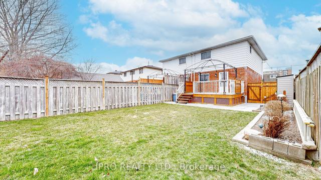 296 Porter St, House semidetached with 3 bedrooms, 2 bathrooms and 3 parking in Oshawa ON | Image 30