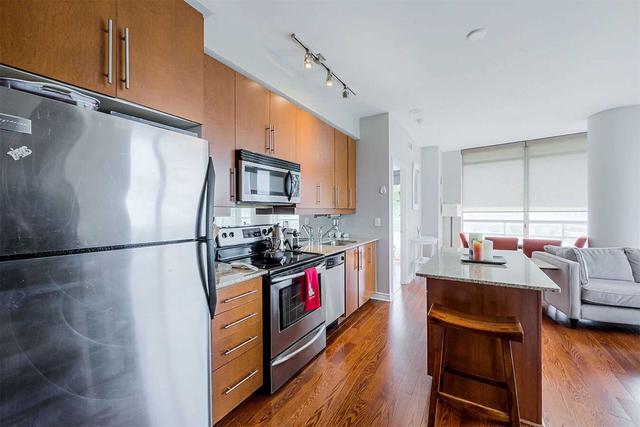 230 - 2885 Bayview Ave, Condo with 2 bedrooms, 1 bathrooms and 1 parking in Toronto ON | Image 3