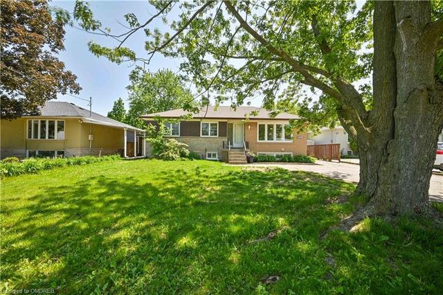 1394 Selkirk Avenue, House detached with 4 bedrooms, 2 bathrooms and null parking in Oakville ON | Image 1
