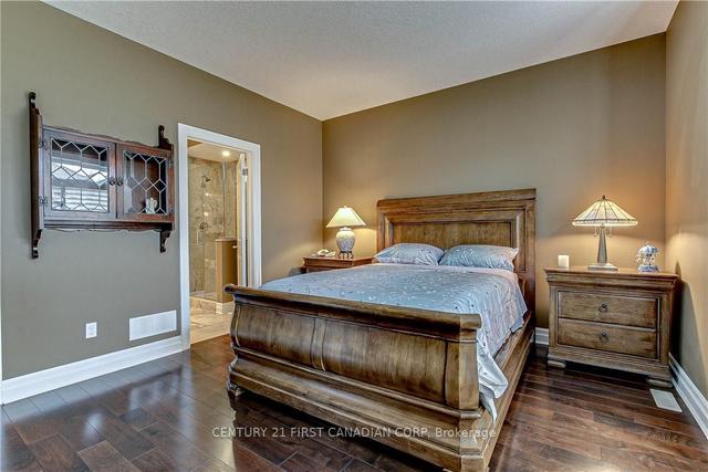 17 - 725 Eagletrace Dr, Condo with 2 bedrooms, 3 bathrooms and 4 parking in London ON | Image 14