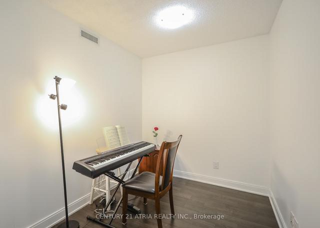 3707 - 125 Village Green Sq, Condo with 1 bedrooms, 1 bathrooms and 1 parking in Toronto ON | Image 3