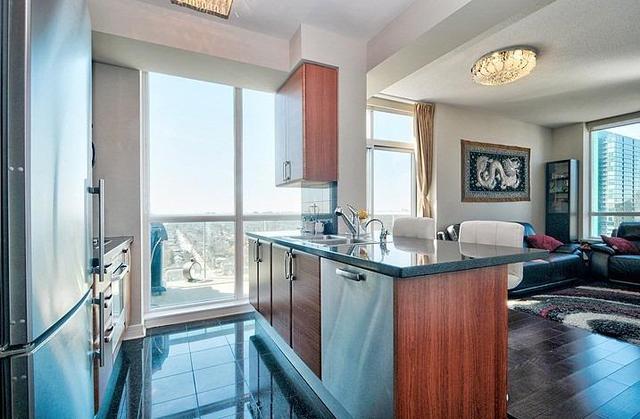 Uph02 - 1 Avondale Ave, Condo with 2 bedrooms, 2 bathrooms and 1 parking in Toronto ON | Image 1