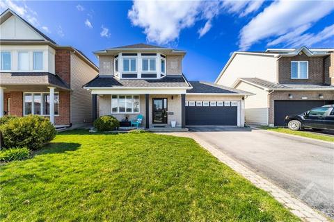 711 Vistapark Drive, House detached with 3 bedrooms, 2 bathrooms and 4 parking in Ottawa ON | Card Image
