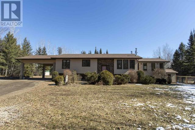 796 Community Hall Rd, House detached with 4 bedrooms, 2 bathrooms and null parking in Thunder Bay ON | Image 1