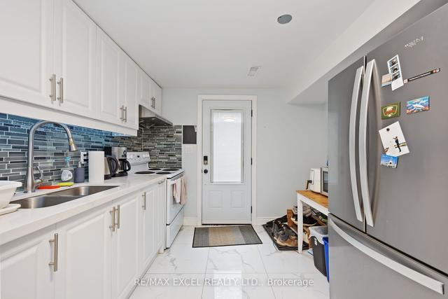 141 Christie St, House detached with 3 bedrooms, 6 bathrooms and 1 parking in Toronto ON | Image 21