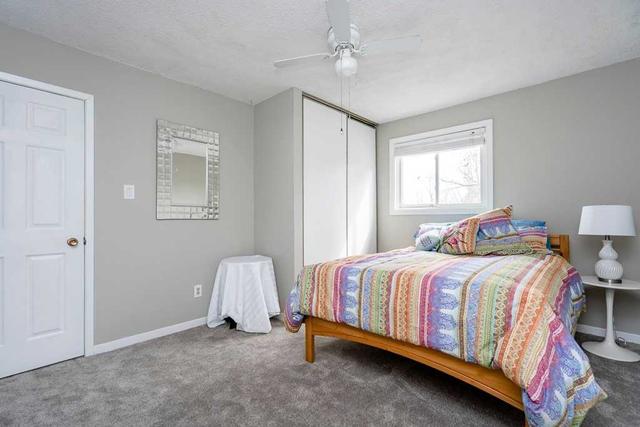 229 Little Ave, House detached with 2 bedrooms, 2 bathrooms and 6 parking in Barrie ON | Image 4