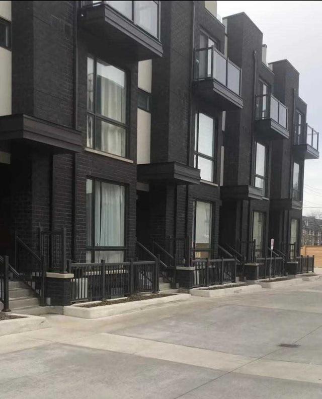 40 - 26 Fieldway Rd, Townhouse with 1 bedrooms, 1 bathrooms and 0 parking in Toronto ON | Image 1