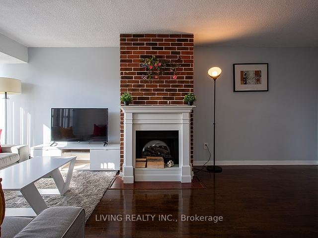 502 - 1300 Marlborough Rd, Condo with 3 bedrooms, 2 bathrooms and 1 parking in Oakville ON | Image 12