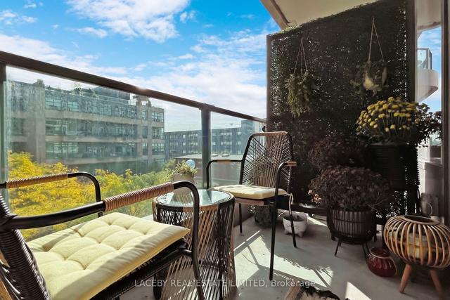 401 - 377 Madison Ave, Condo with 1 bedrooms, 1 bathrooms and 0 parking in Toronto ON | Image 11