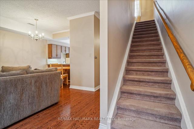11 - 110 Mary St W, Townhouse with 3 bedrooms, 3 bathrooms and 1 parking in Whitby ON | Image 7