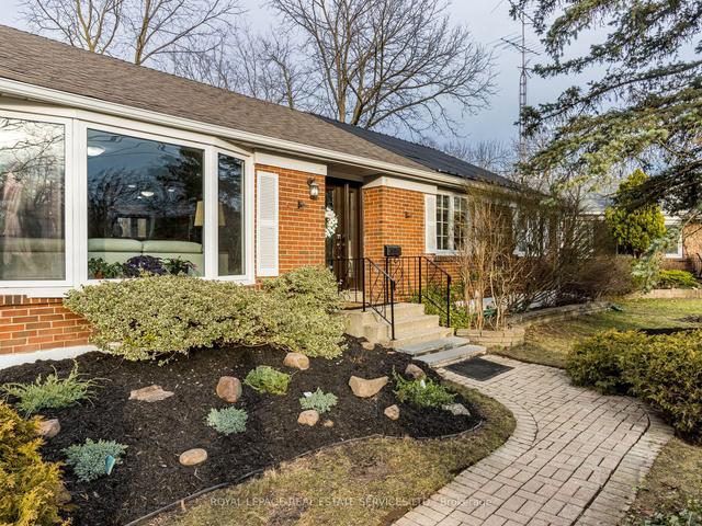 3 Moore Cres, House detached with 4 bedrooms, 3 bathrooms and 4 parking in Brampton ON | Image 36