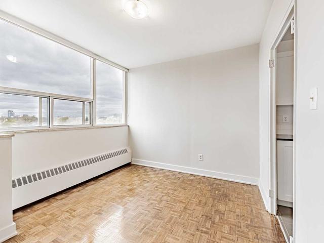 908 - 2900 Bathurst St, Condo with 3 bedrooms, 2 bathrooms and 1 parking in Toronto ON | Image 19