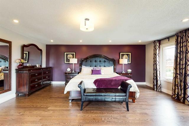 117 Ceremonial Dr, House detached with 5 bedrooms, 4 bathrooms and 4 parking in Mississauga ON | Image 11