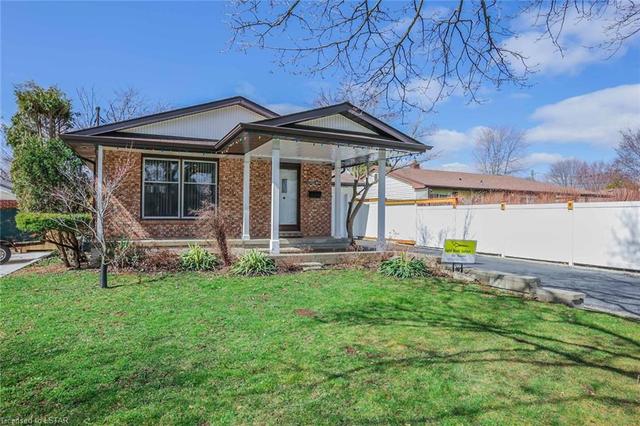 1015 Dearness Drive, House detached with 3 bedrooms, 2 bathrooms and 7 parking in London ON | Image 3