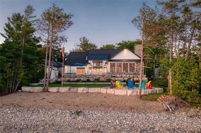1728 Tiny Beaches Rd S, House detached with 3 bedrooms, 4 bathrooms and 24 parking in Tiny ON | Card Image