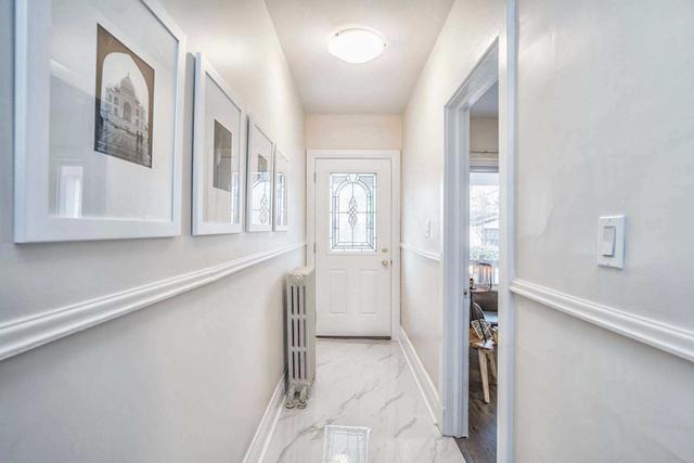 41 Eldon Ave, House detached with 2 bedrooms, 1 bathrooms and 0 parking in Toronto ON | Image 12