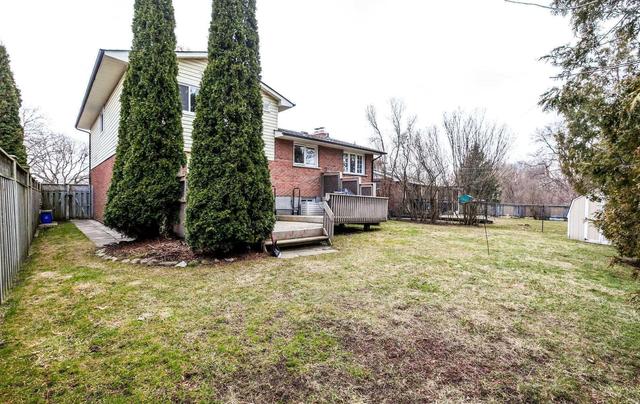 886 Queensdale Ave, House detached with 3 bedrooms, 2 bathrooms and 6 parking in Oshawa ON | Image 24