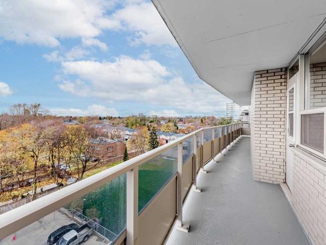 908 - 2900 Bathurst St, Condo with 3 bedrooms, 2 bathrooms and 1 parking in Toronto ON | Image 10