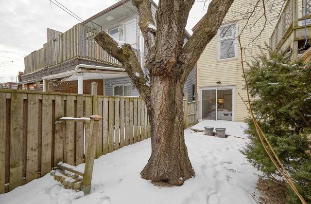 741 Manning Ave, House semidetached with 2 bedrooms, 1 bathrooms and 0 parking in Toronto ON | Image 26