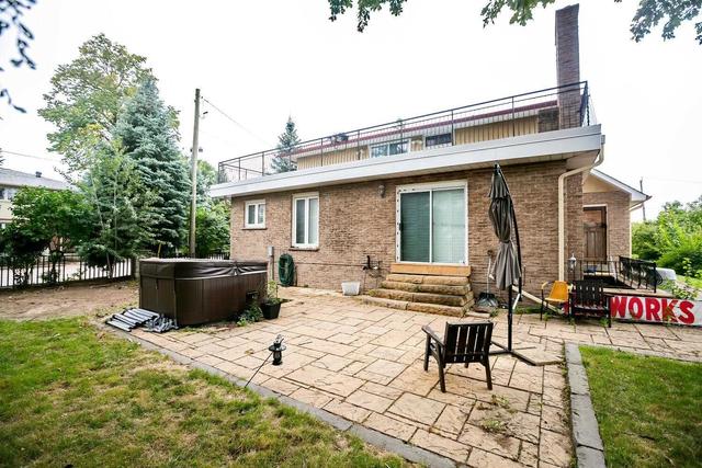 111 Larchmere Ave, House detached with 4 bedrooms, 4 bathrooms and 10 parking in Toronto ON | Image 35