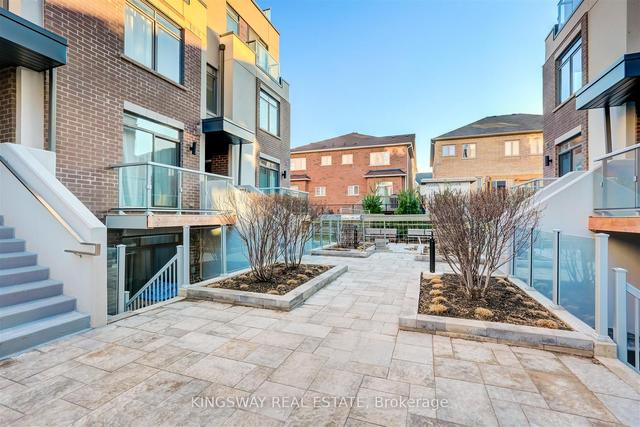 121 - 3062 Sixth Line, Townhouse with 2 bedrooms, 2 bathrooms and 1 parking in Oakville ON | Image 12