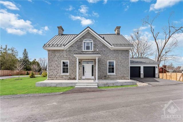 112 Theberge Private, House detached with 4 bedrooms, 4 bathrooms and 4 parking in Ottawa ON | Image 2
