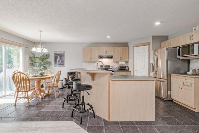 72 Cranfield Park Se, House detached with 3 bedrooms, 2 bathrooms and 4 parking in Calgary AB | Image 9