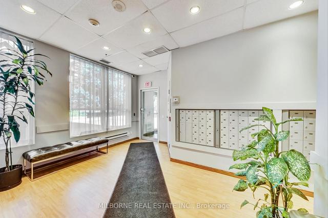 ph8 - 15 Maplewood Ave, Condo with 2 bedrooms, 2 bathrooms and 2 parking in Toronto ON | Image 37