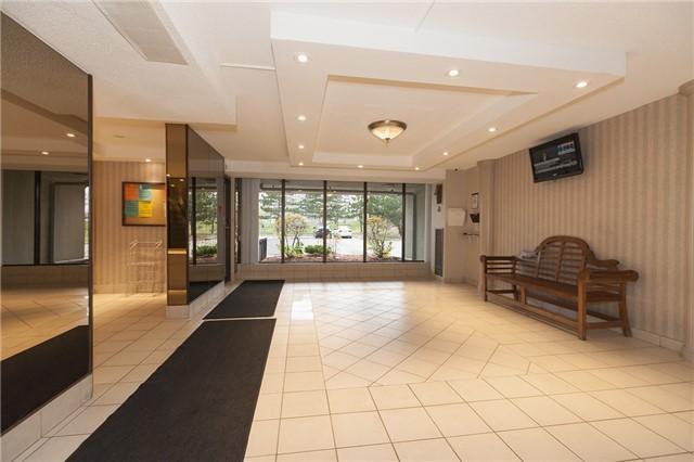 1410 - 21 Knightsbridge Rd, Condo with 3 bedrooms, 2 bathrooms and 1 parking in Brampton ON | Image 2