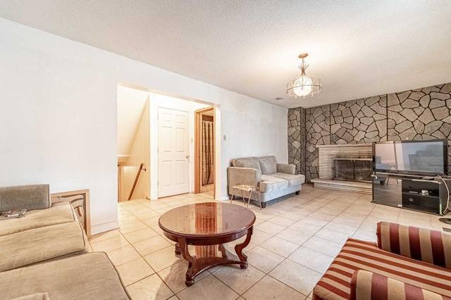 36 Jayfield Rd, House detached with 3 bedrooms, 2 bathrooms and 6 parking in Brampton ON | Image 15