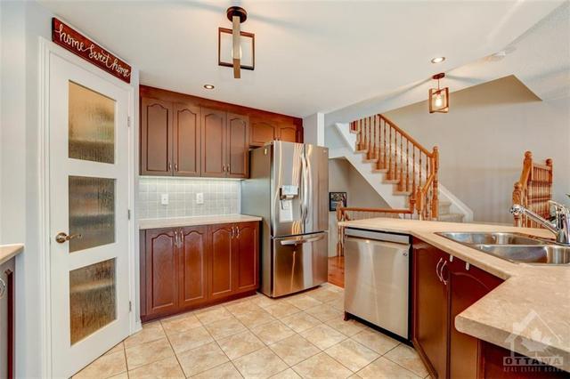 760 Percifor Way, Townhouse with 3 bedrooms, 3 bathrooms and 3 parking in Ottawa ON | Image 13