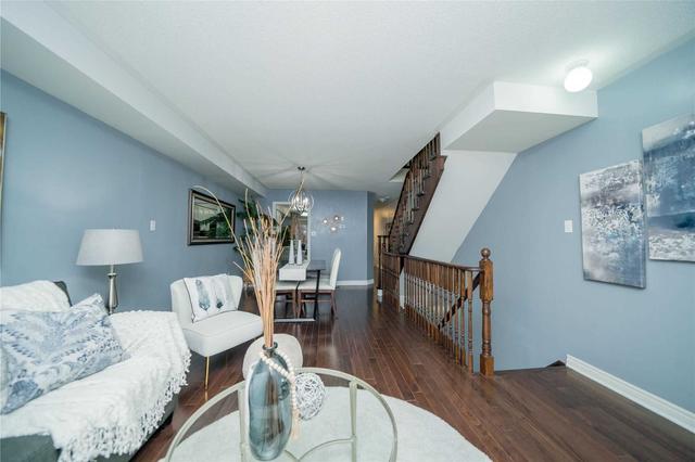 212 Scarborough Golf Clb Rd, House attached with 3 bedrooms, 3 bathrooms and 2 parking in Toronto ON | Image 14