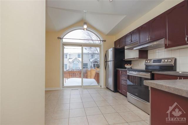 7 Deerchase Court, Townhouse with 3 bedrooms, 3 bathrooms and 2 parking in Ottawa ON | Image 9